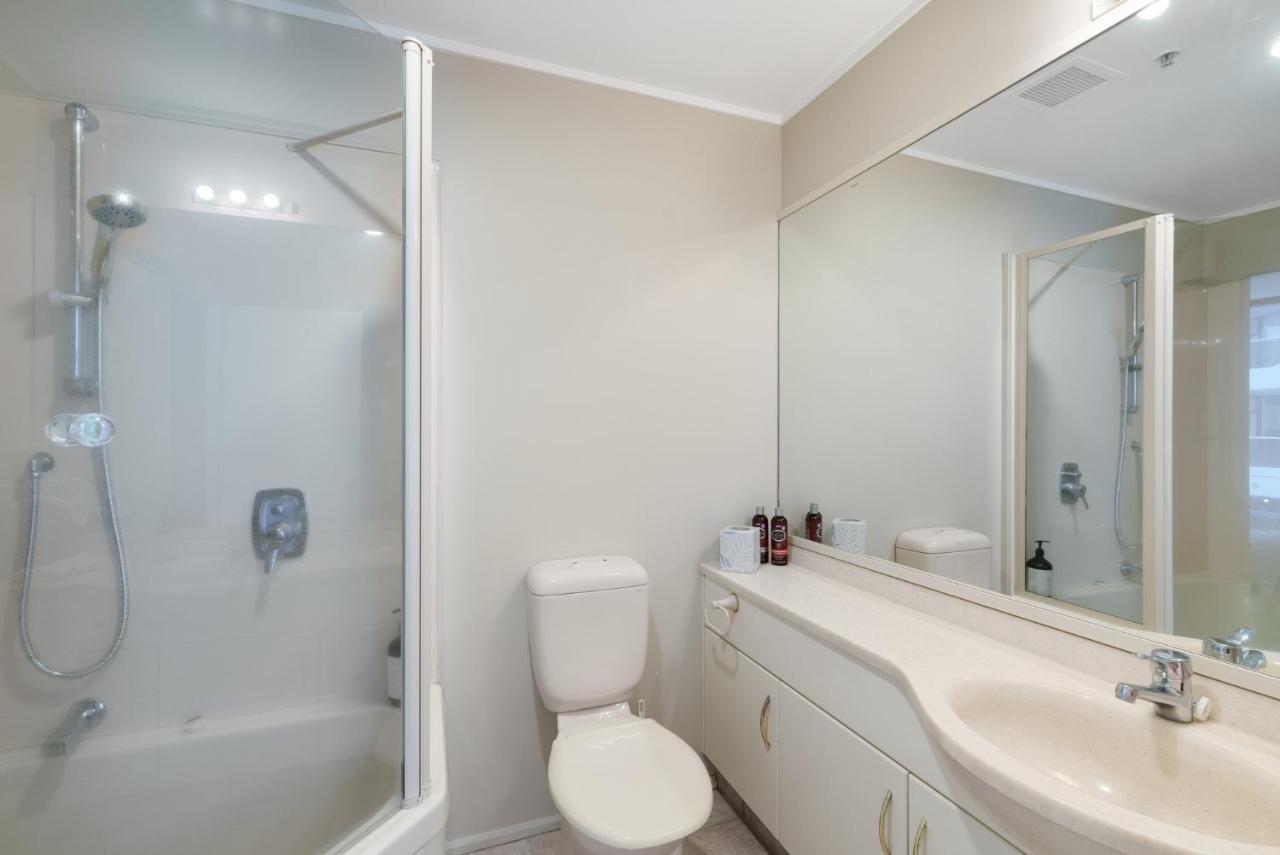 Oceanside Apartment With Garden Views Mount Maunganui Dış mekan fotoğraf