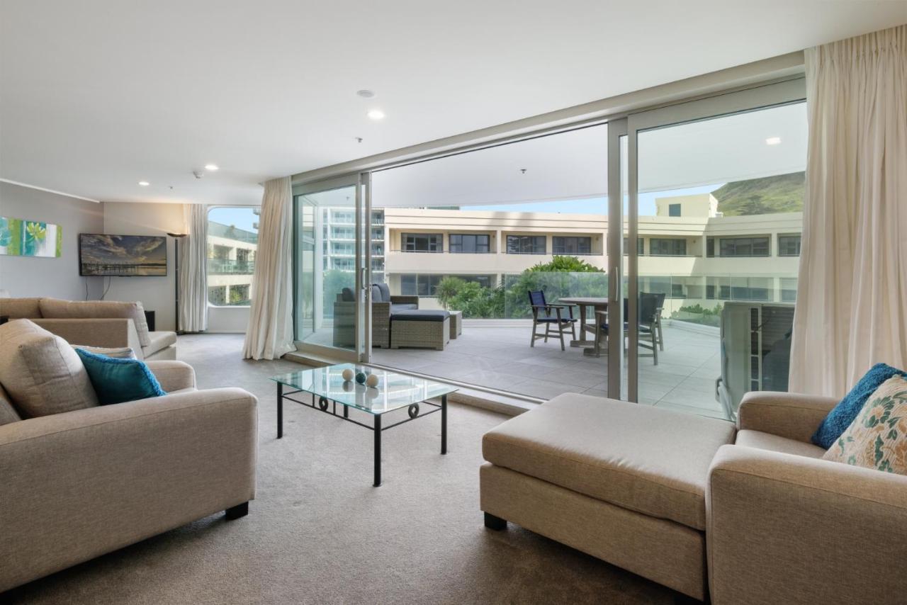 Oceanside Apartment With Garden Views Mount Maunganui Dış mekan fotoğraf