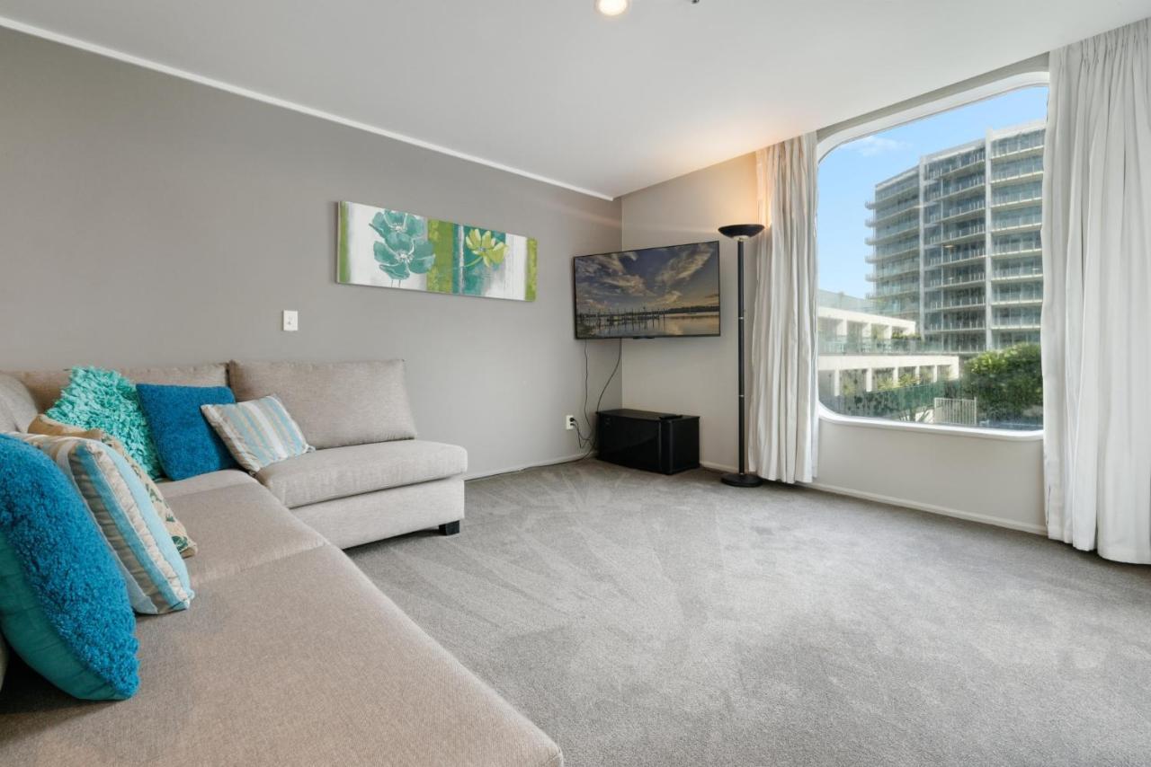 Oceanside Apartment With Garden Views Mount Maunganui Dış mekan fotoğraf